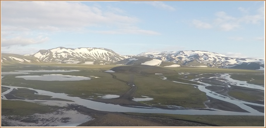 Utanvegaakstur í nágrenni Löðmundar