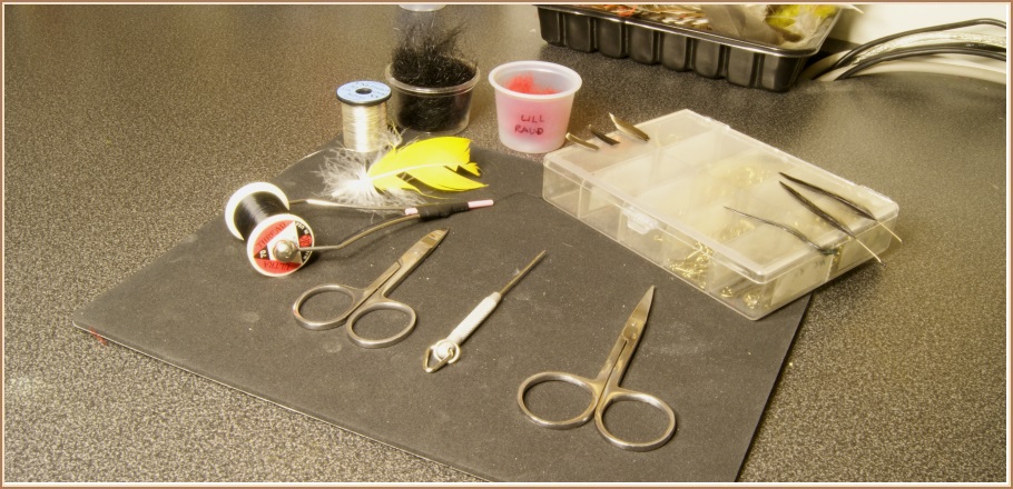 Efnið klárt í þrjár flugur