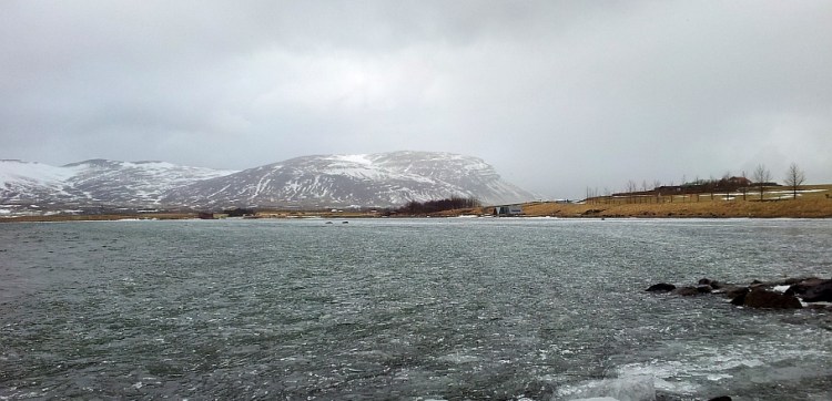 Meðalfellsvatn í byrjun apríl