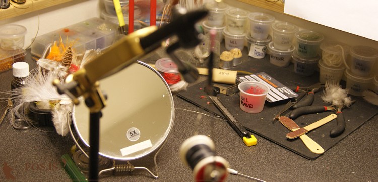 Stækkunarspegill á kantinum